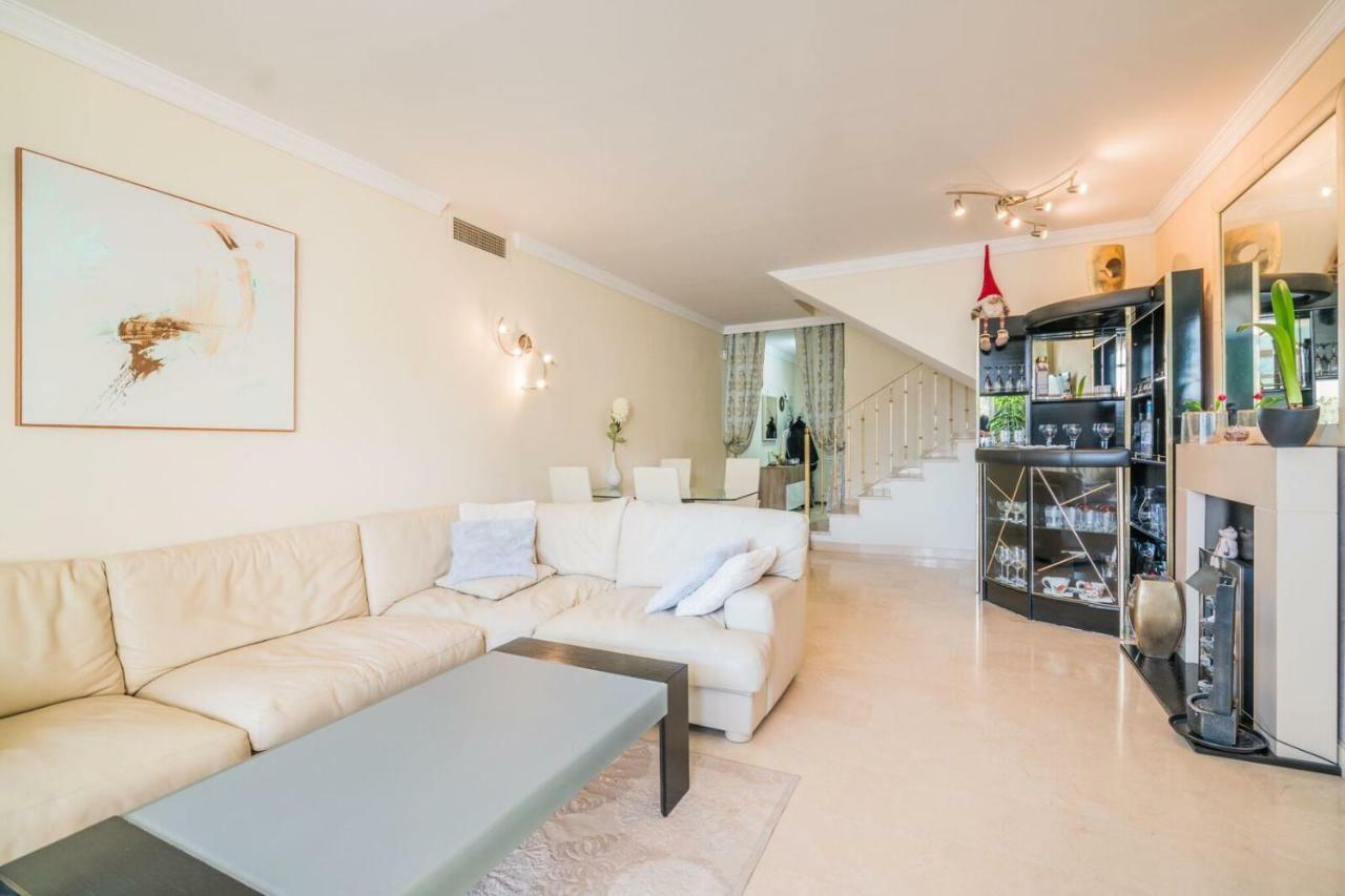 Appartement Aloha Gardens Townhouse à Marbellac Extérieur photo