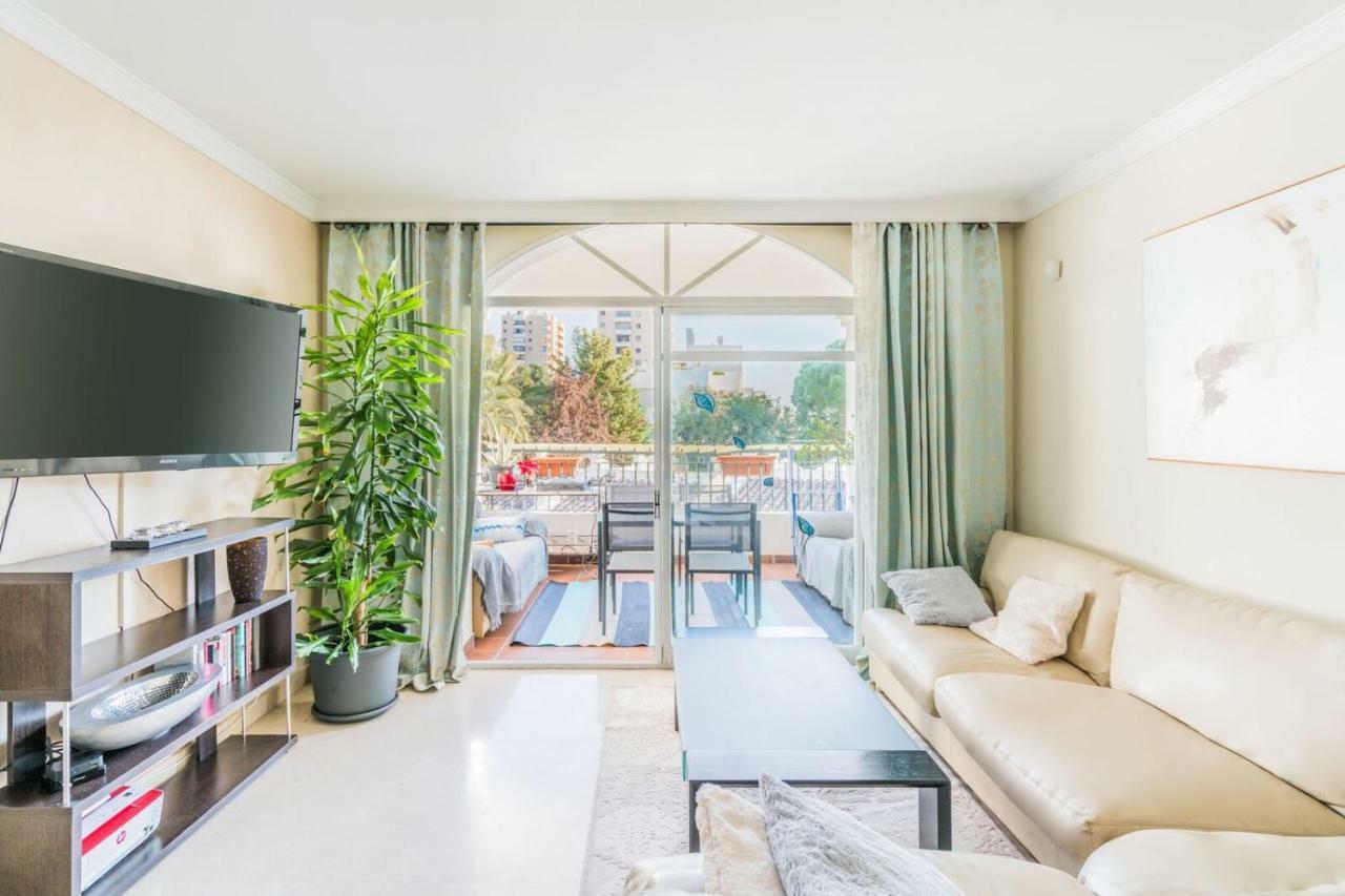 Appartement Aloha Gardens Townhouse à Marbellac Extérieur photo